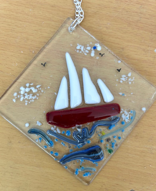 Fused glass taster workshop - Hill Farm Barn, Northchurch Common, HP4 1LS - Wednesday 17th September 10.30am - 12.30pm