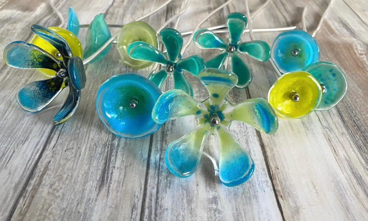 Workshop - Haddenham village hall, Make your own bouquet of fused glass flowers - Saturday 11th July 2.30-4.30pm