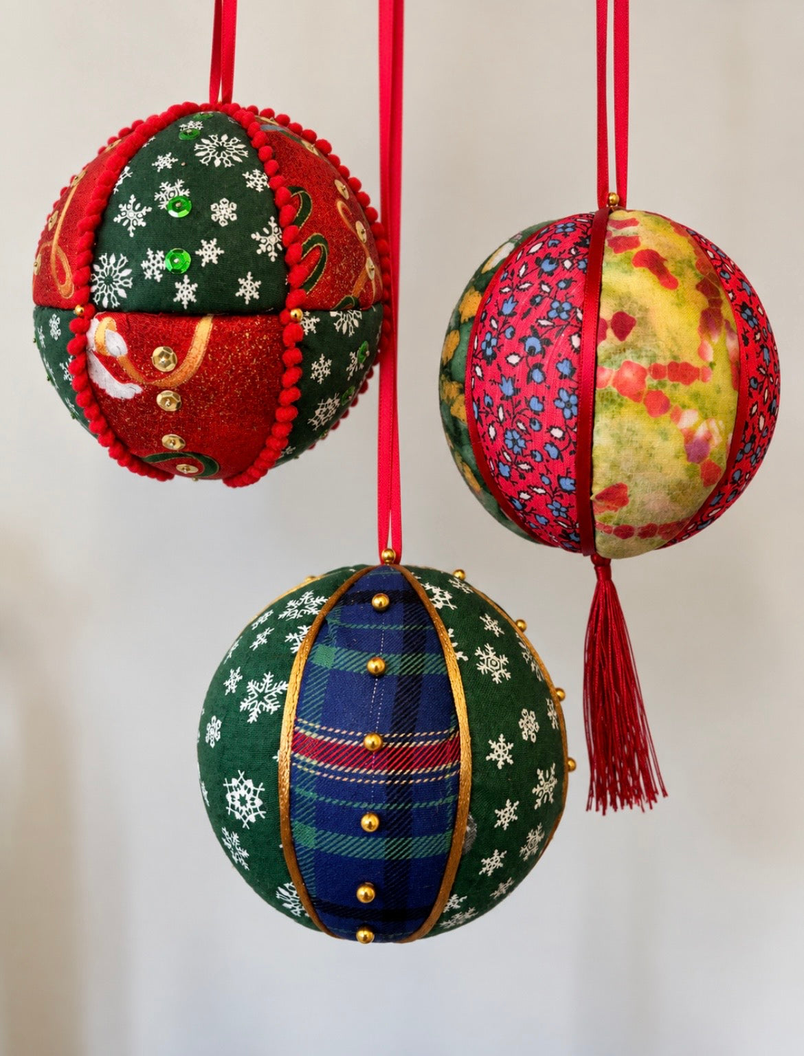 Kinusaiga Xmas baubles