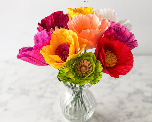 Make a bouquet of crepe paper flowers