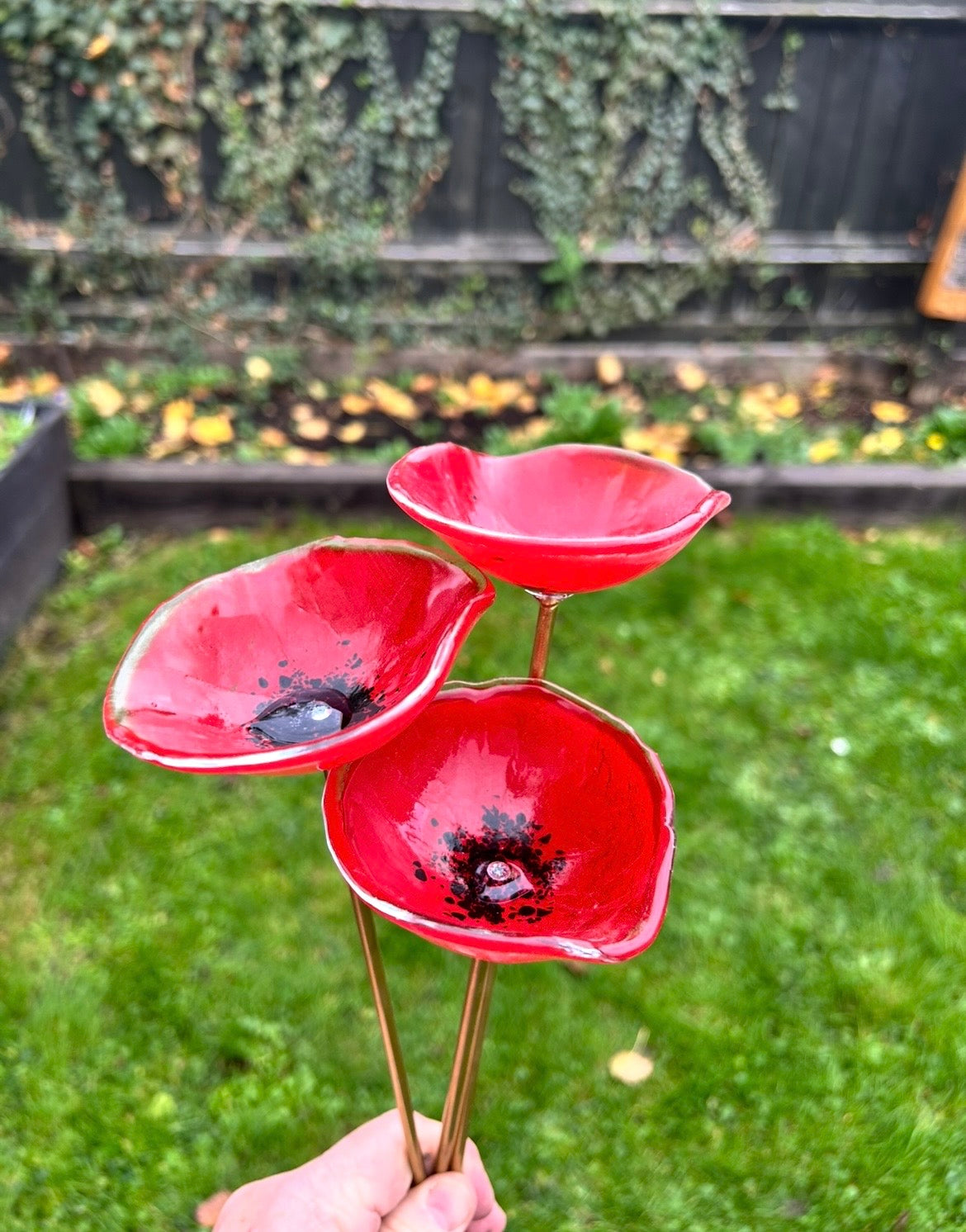 Fused Glass Poppy Bee Water Bowl - US Tariffs included (Copy)