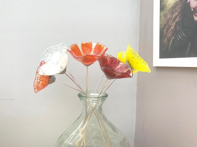 Glass daisy style flowers, forever flowers, daisies, fused glass flowers