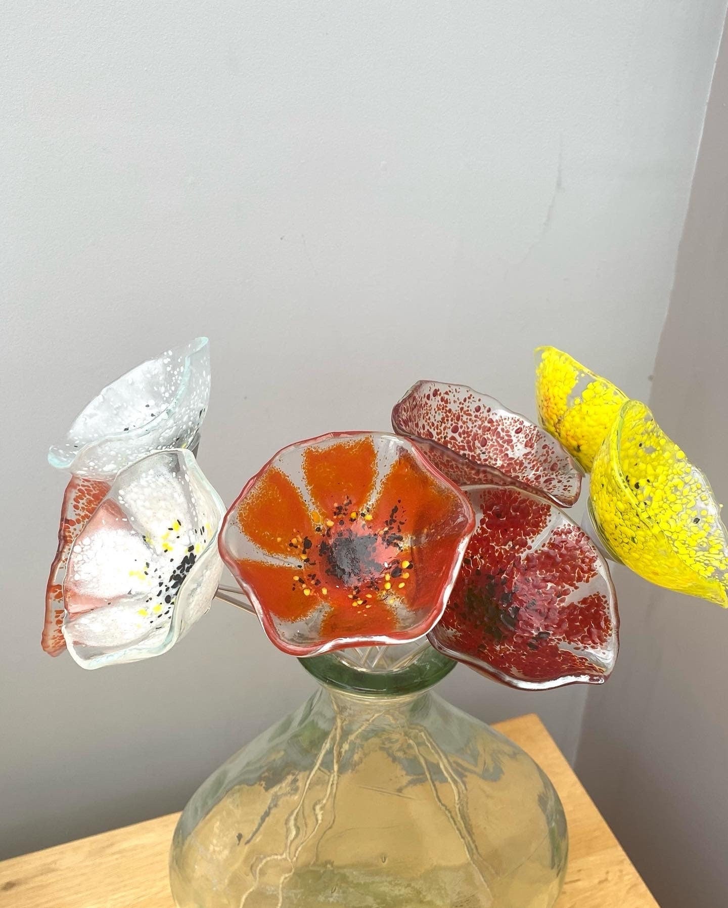 Glass daisy style flowers, forever flowers, daisies, fused glass flowers