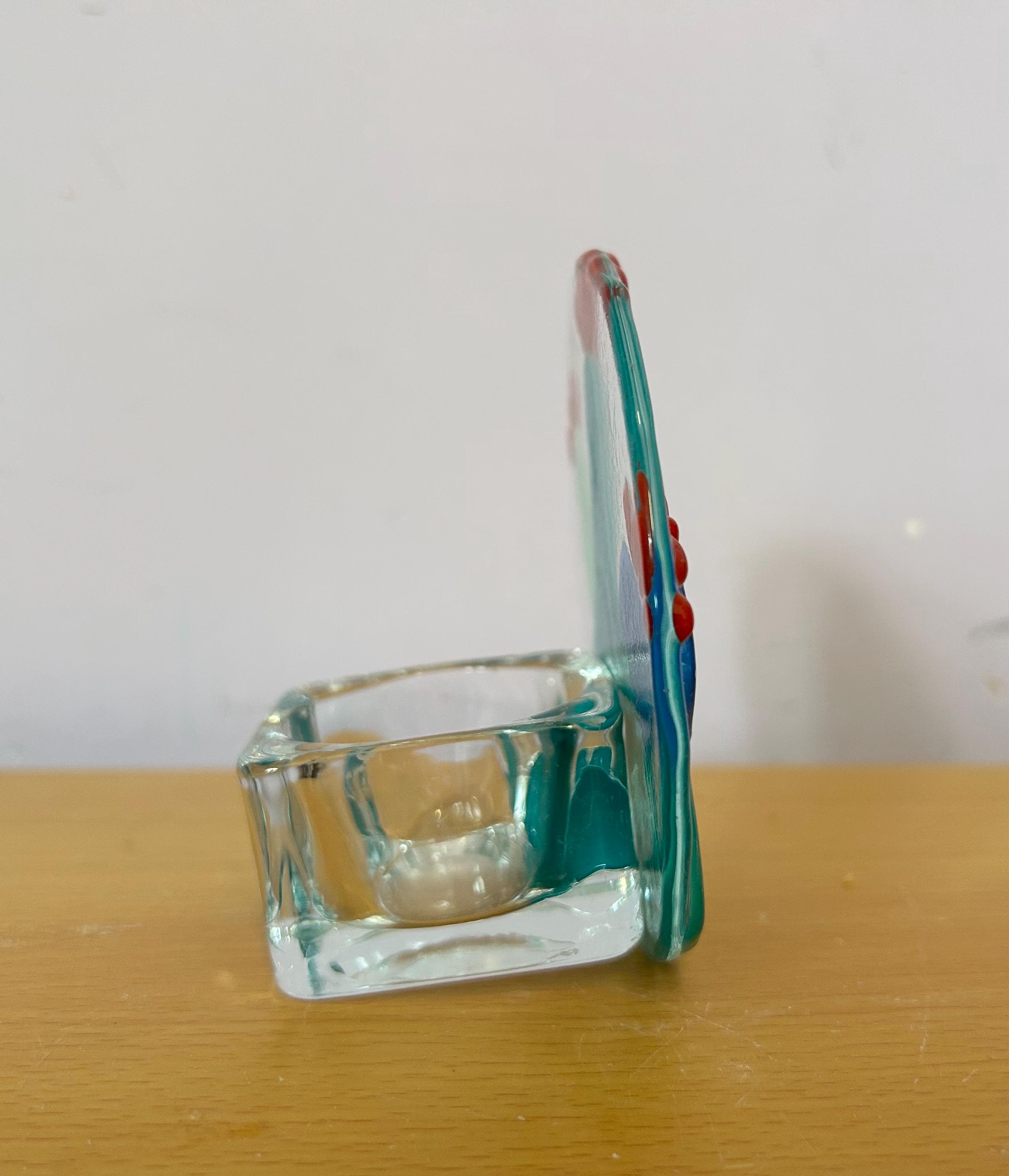 Fused glass tea light holder. Trio of chickens