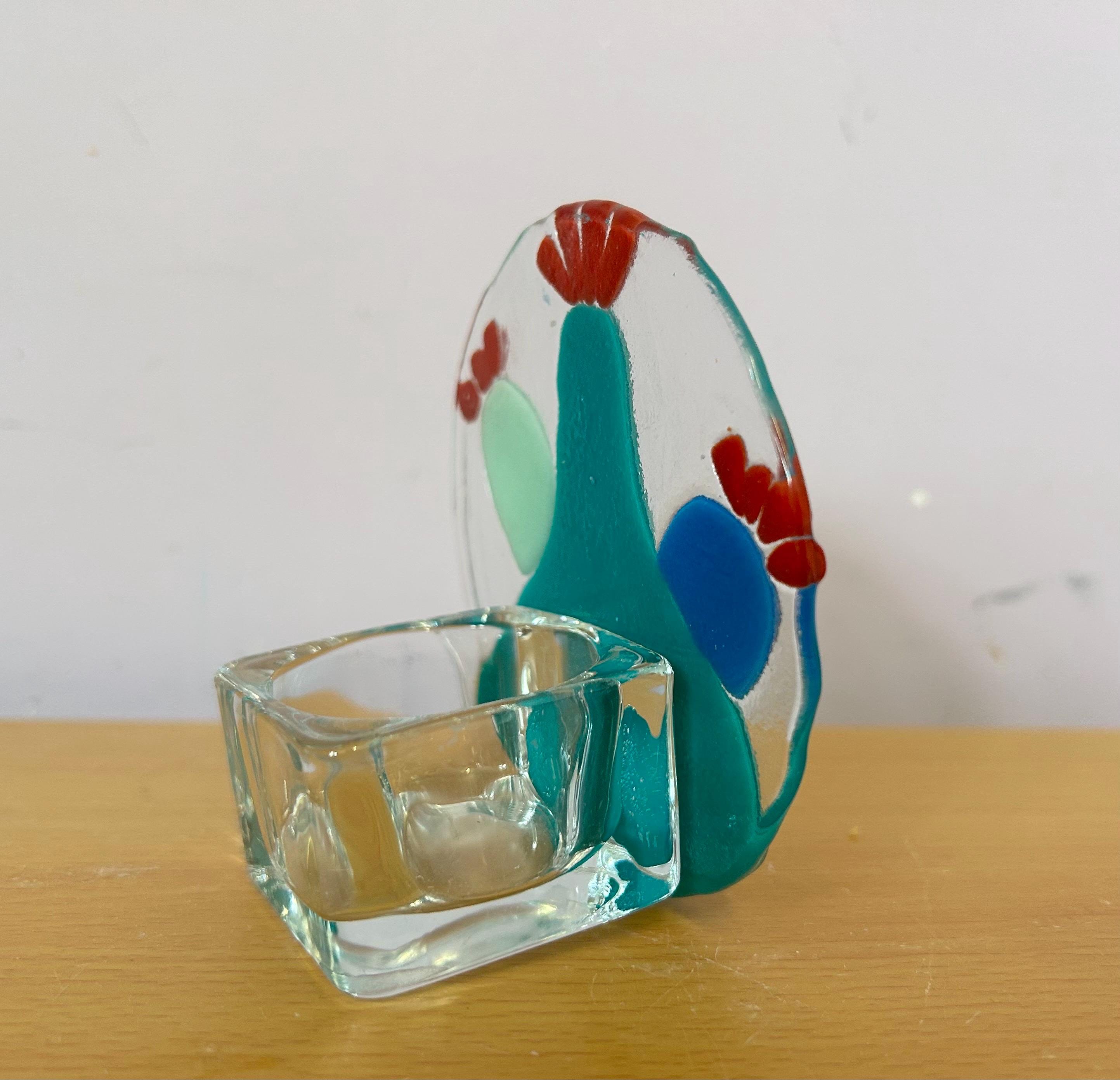 Fused glass tea light holder. Trio of chickens